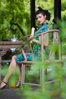 早高峰电梯冲突升级互殴：公共空间如何守住文明底线？