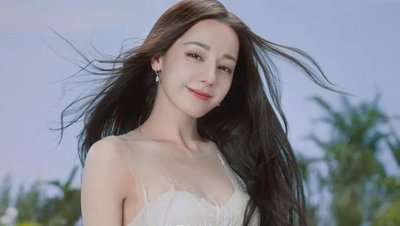 他是否真的凭实力逆袭,还是“潜规则”在作祟?