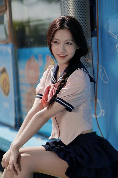 从普通演员到商业巨头：他到底用了哪些“资本”？